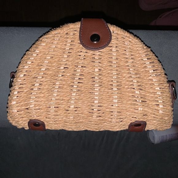 White House Black market clutch - Picture 1 of 4